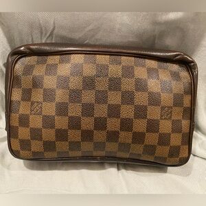 Louis Vuitton Damier Clutch/Pouch